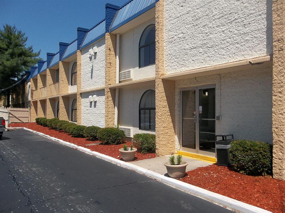 Baymont By Wyndham Northwood Motel Buitenkant foto