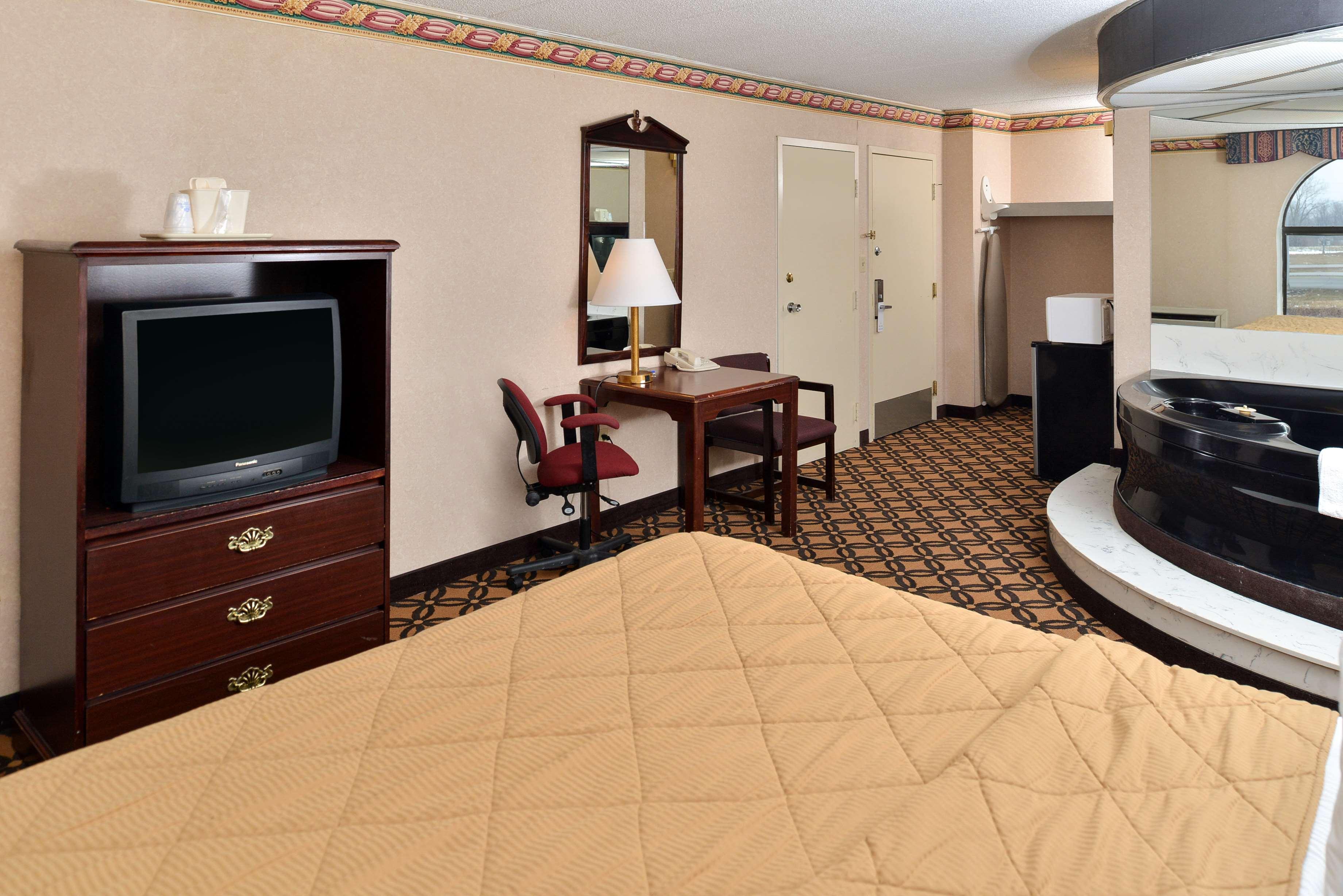 Baymont By Wyndham Northwood Motel Buitenkant foto