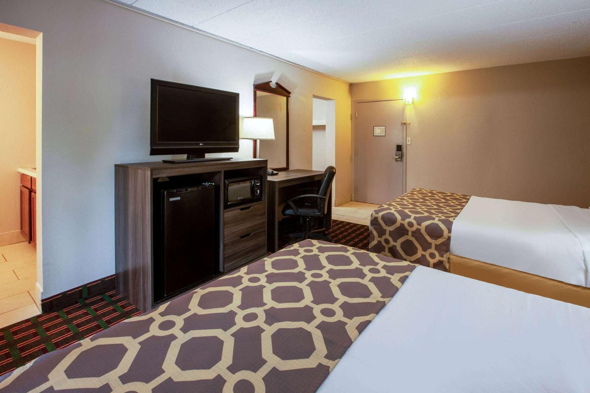 Baymont By Wyndham Northwood Motel Buitenkant foto