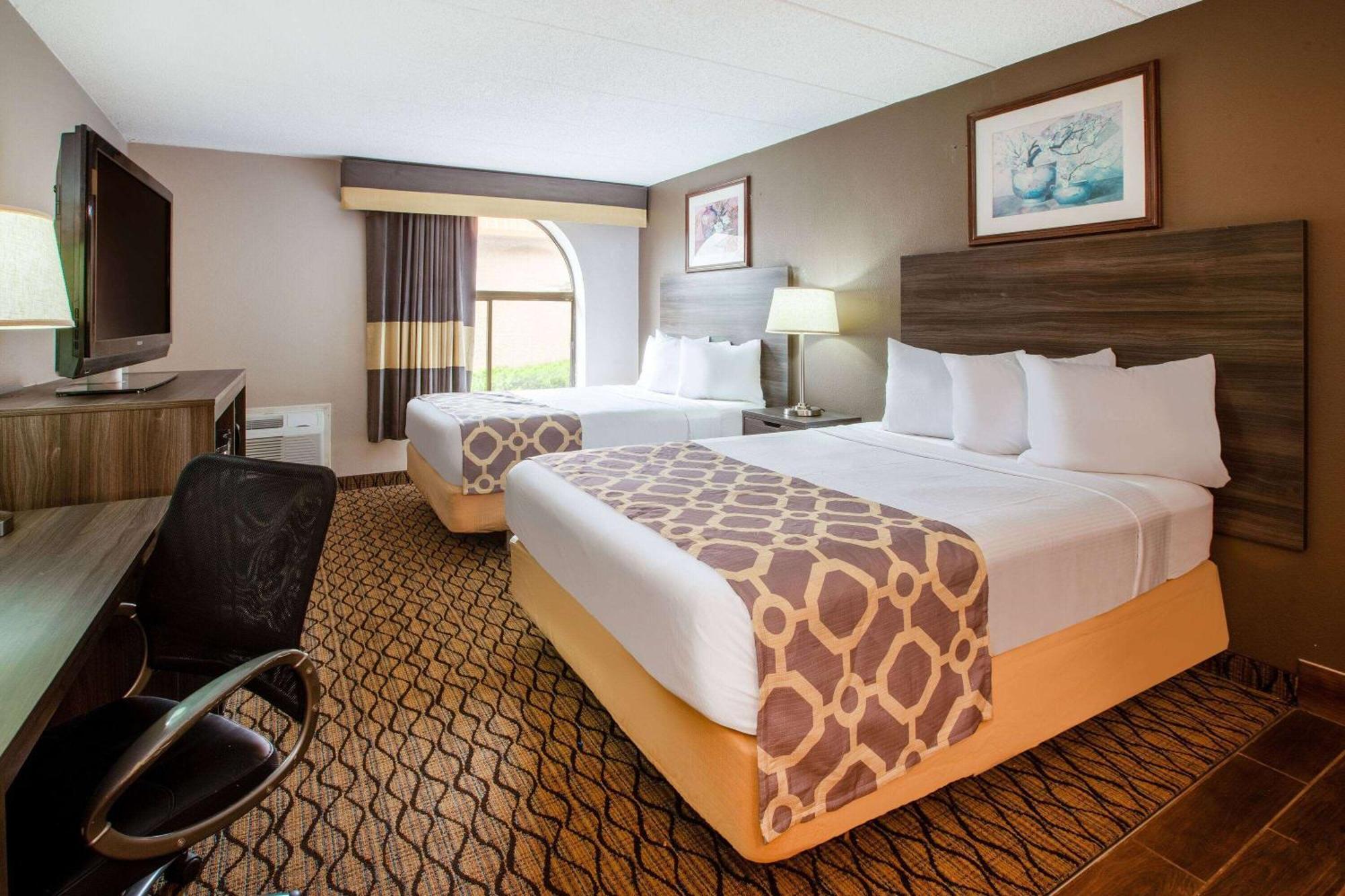 Baymont By Wyndham Northwood Motel Buitenkant foto