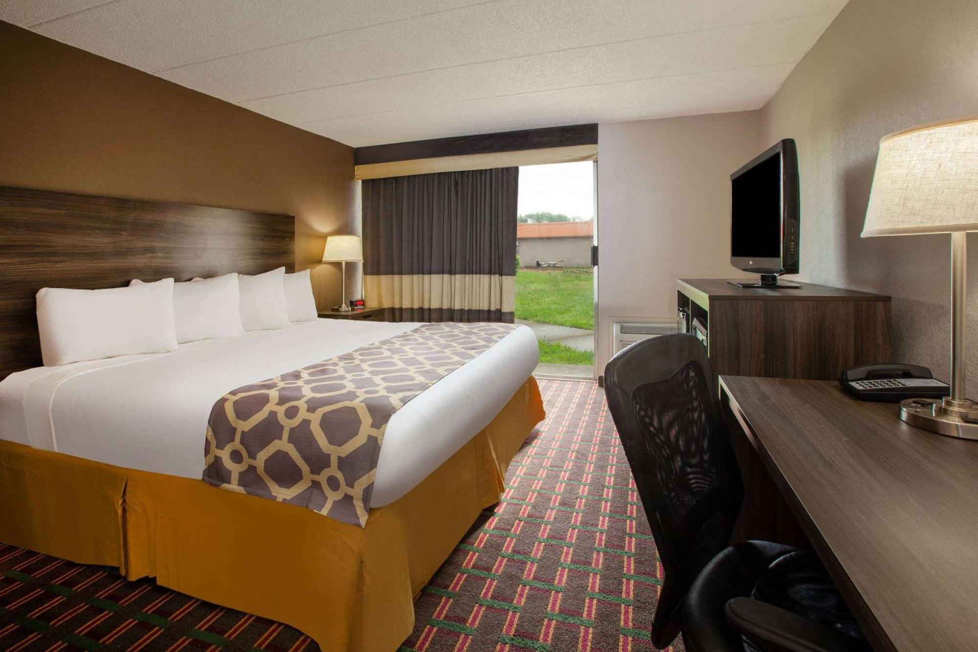 Baymont By Wyndham Northwood Motel Buitenkant foto