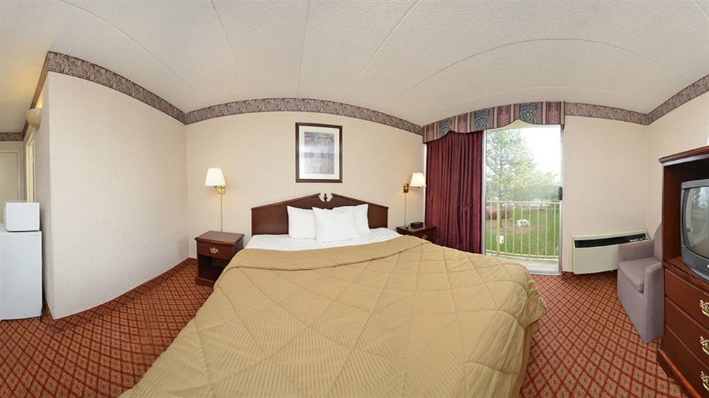 Baymont By Wyndham Northwood Motel Buitenkant foto